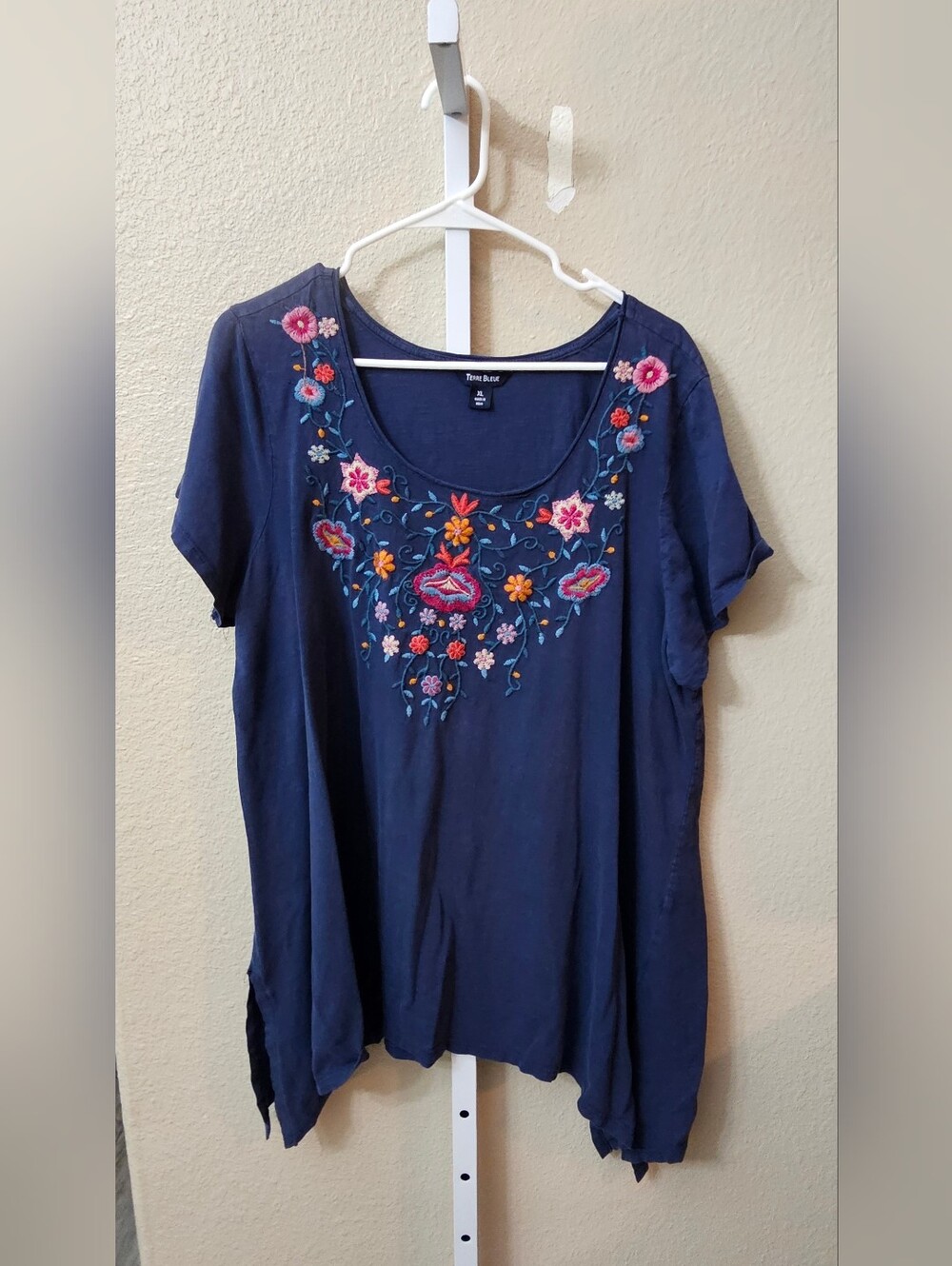 Terre Bleue Navy Short Sleeve Scoop Neck Tee with Floral Embroidery